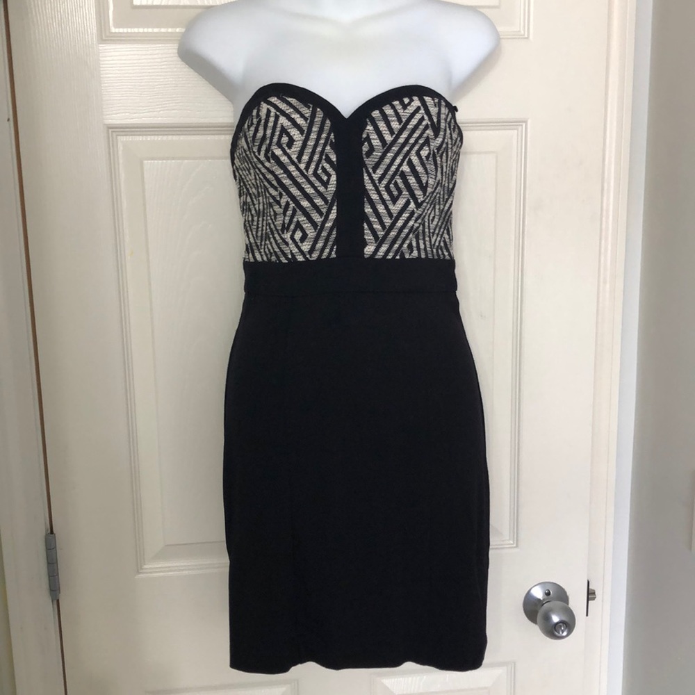 GUESS Strapless Dress (Make an offer ❤️)